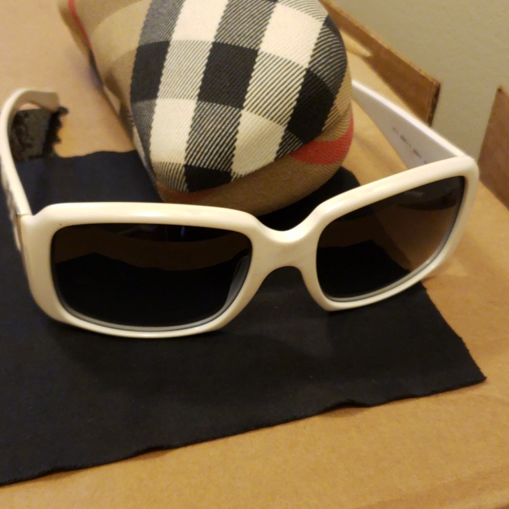 Burberry sunglasses